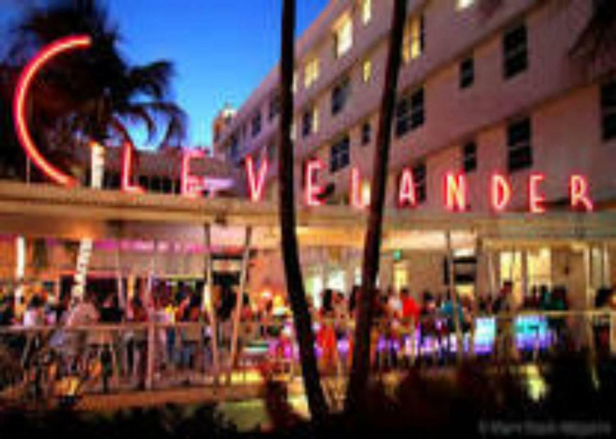 2 Bedroom 2 Bath With Patio On 11Th Collins Ave Miami Beach Dış mekan fotoğraf
