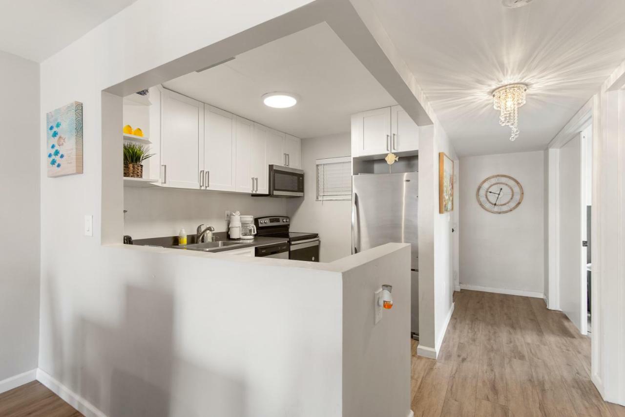 2 Bedroom 2 Bath With Patio On 11Th Collins Ave Miami Beach Dış mekan fotoğraf